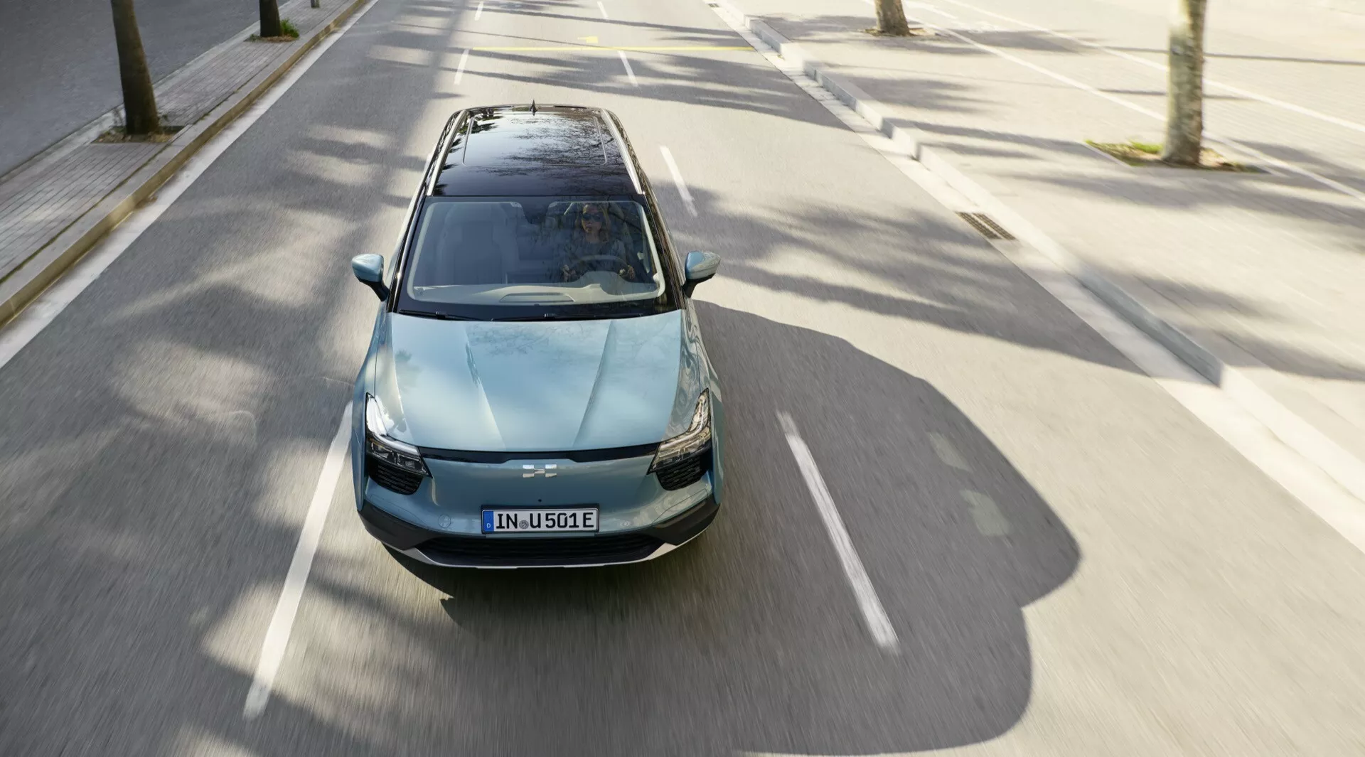SUV eléctrica Aiways U5 1ª generación 2020 en acción, con diseño elegante y tecnología moderna