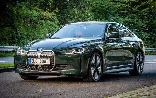 BMW i4