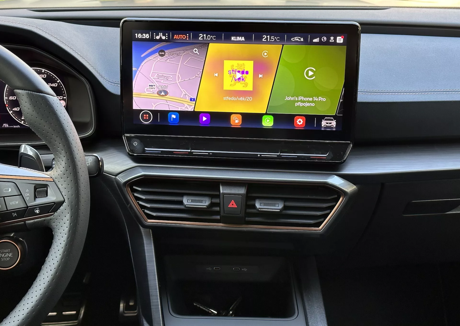 Cupra Formentor 2020, diseño dinámico y elegante, con tecnología de vanguardia y especificaciones de rendimiento, en carretera