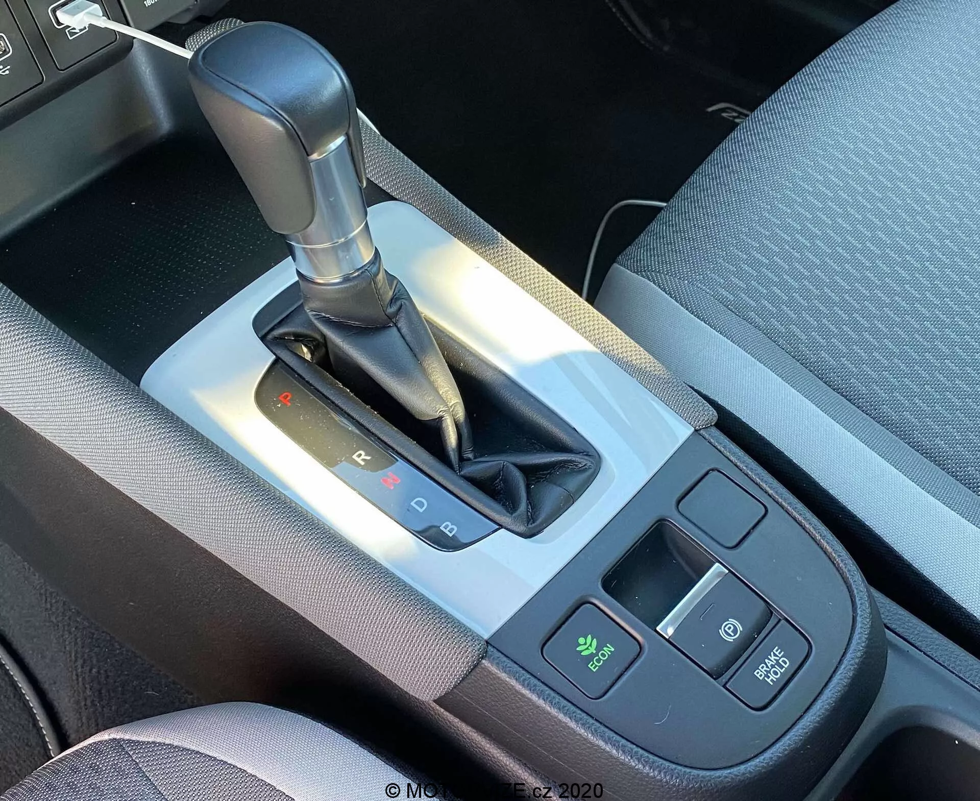 El Honda Jazz Crosstar 2020 es un crossover compacto versátil y elegante, con un diseño aerodinámico y elegante, sistemas avanzados de seguridad y un interior amplio y cómodo con tecnología moderna y opciones de conectividad.