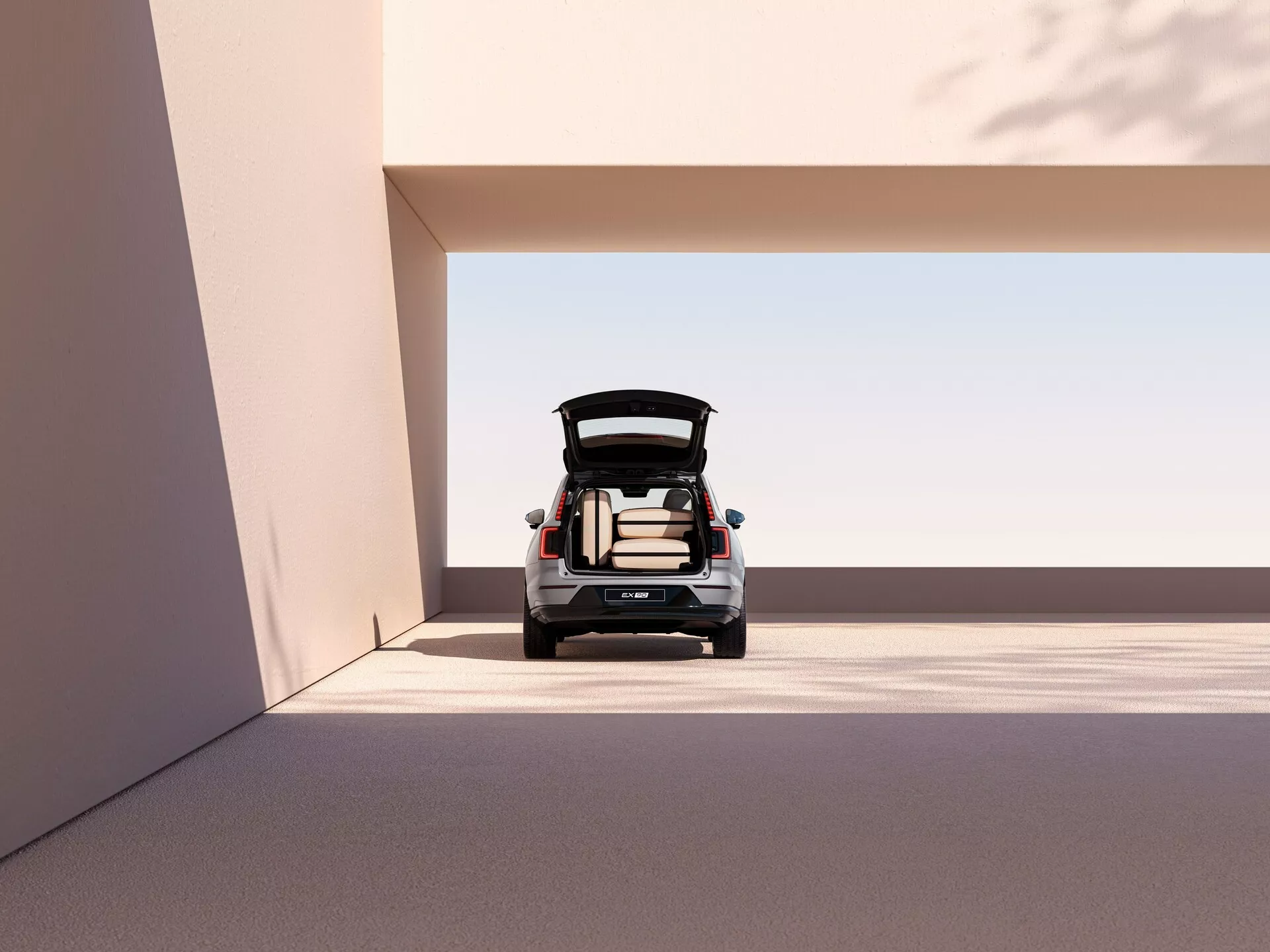 Volvo EX90 2023 1ª generación destacando diseño innovador, características tecnológicas avanzadas y tren motriz eléctrico enfocado en la sostenibilidad