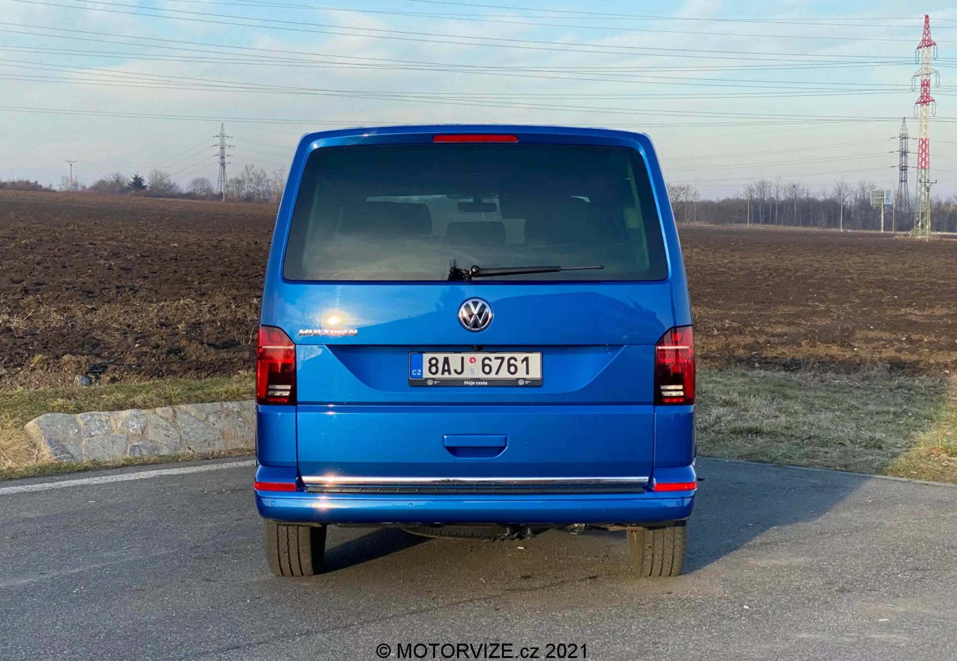 VW Nutzfahrzeuge Transporter 2019 T6.1 Multivan, versátil y cómodo, ideal para uso familiar y comercial.