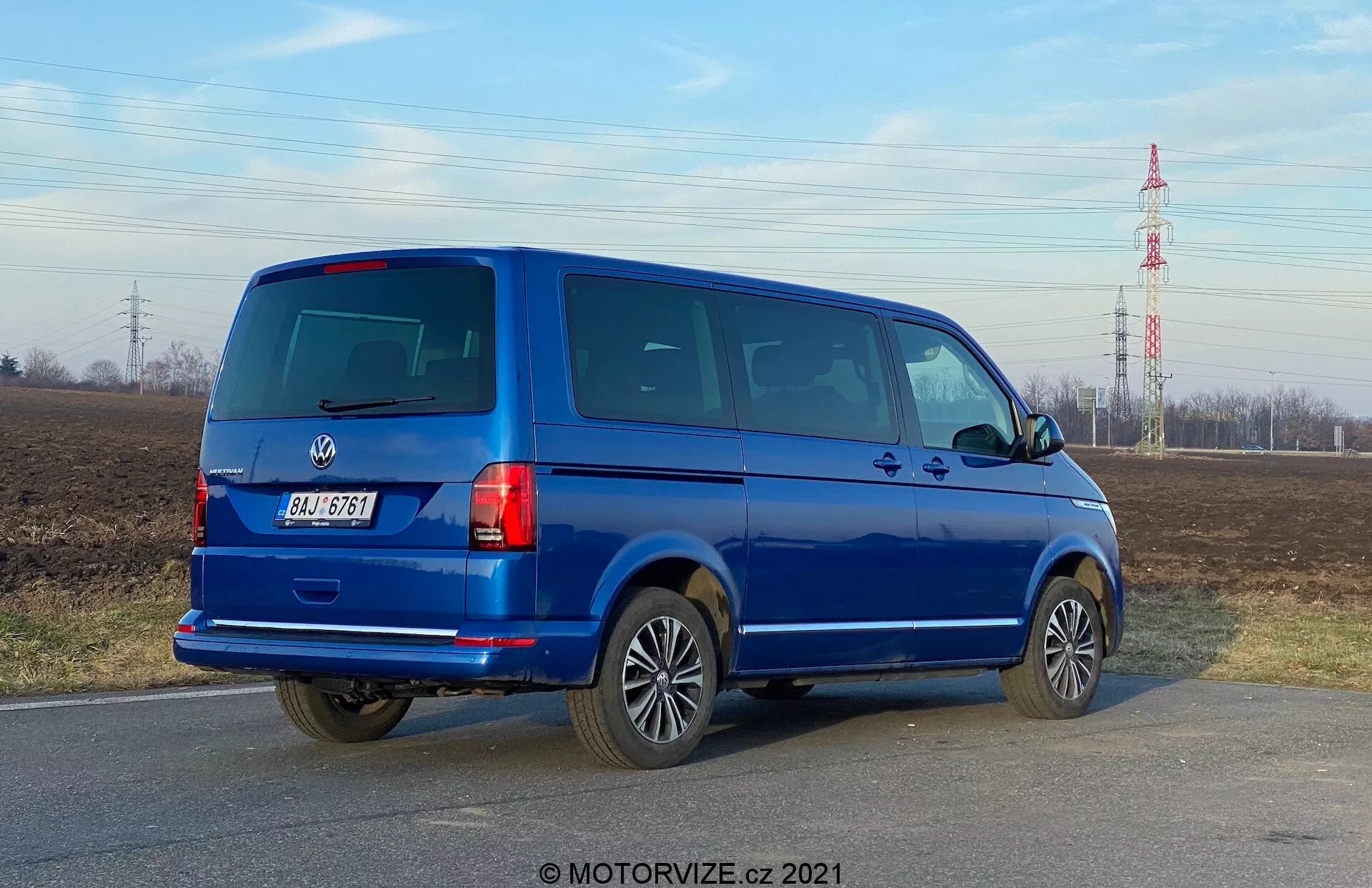 Volkswagen Nutzfahrzeuge Transporter 2019 (T6.1 Multivan) mostrando diseño avanzado, exterior elegante, interior espacioso y características modernas