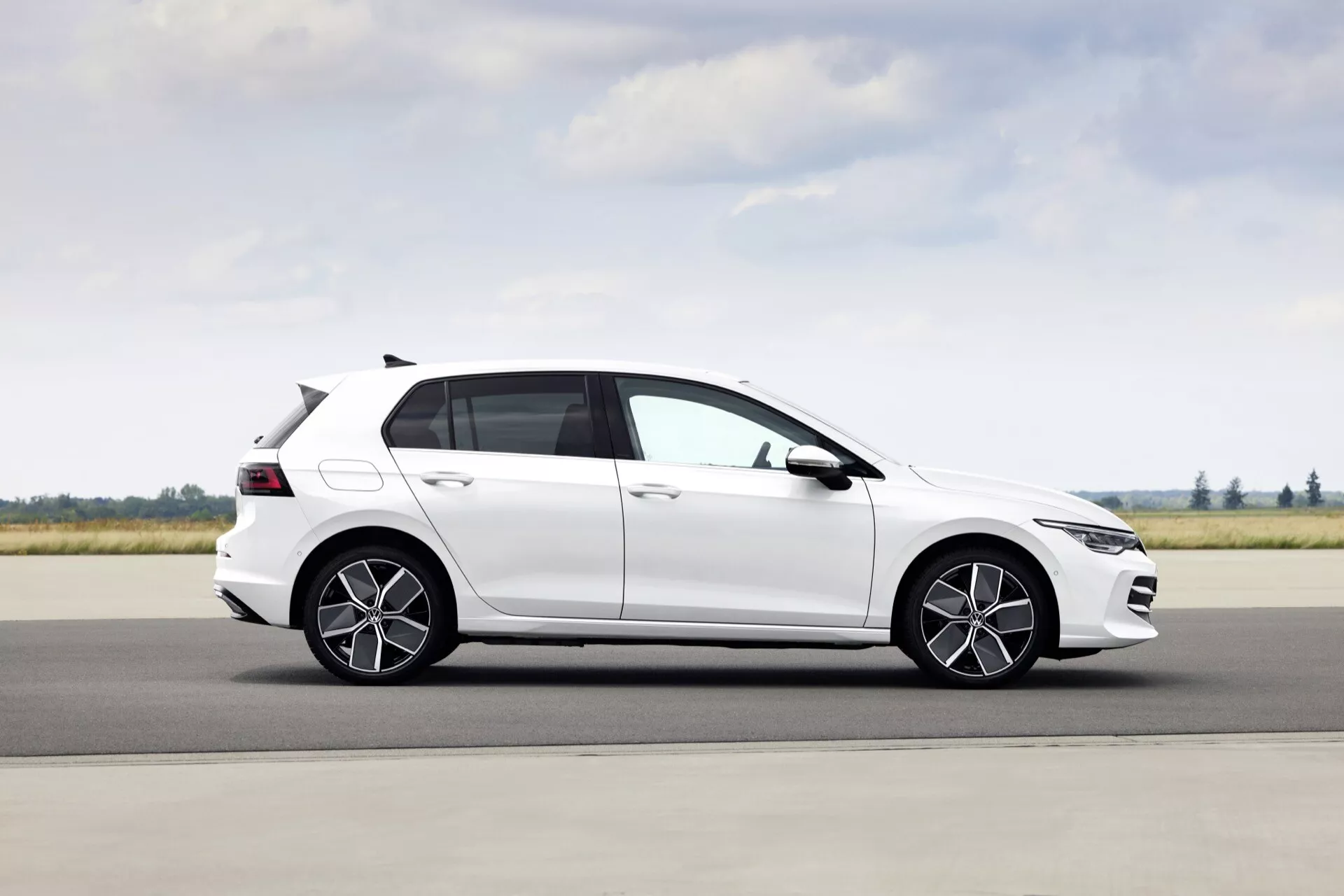 Volkswagen Golf VIII rediseñado para 2024 con tecnología avanzada